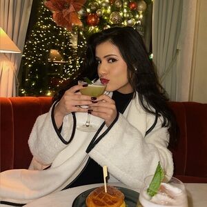 Meet your Posher, Lourdes